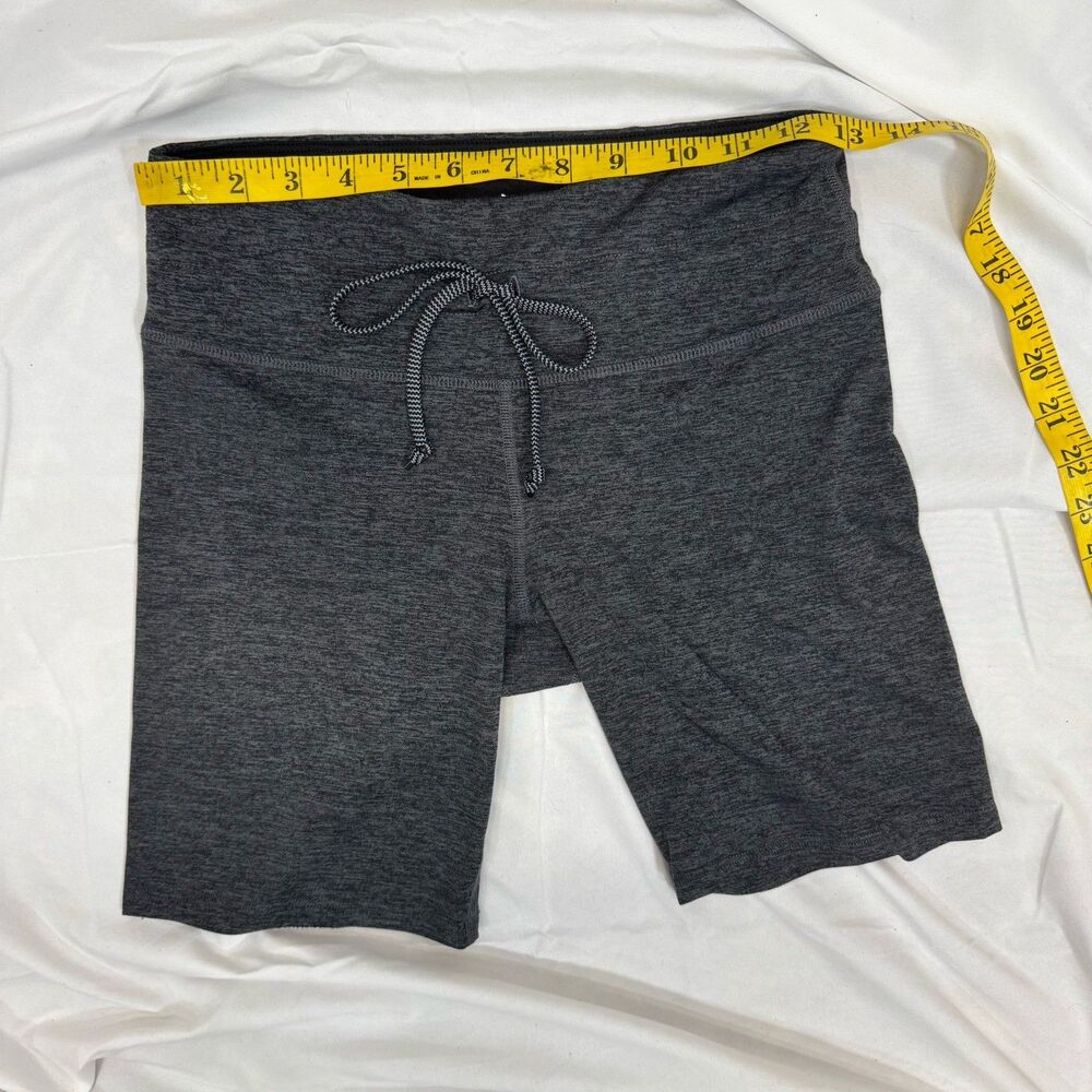 Rabbit Gray Running Shorts Small Yoga Compression Gym 7” Inseam Workout New - Picture 2 of 5